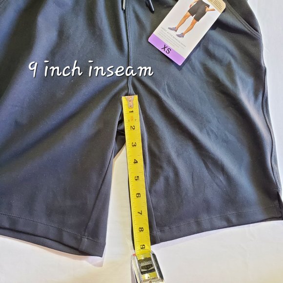 MONDETTA Ladies Active Bermuda Black Short, Size XS - Picture 14 of 15